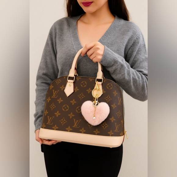 Heart Shaped Faux Fur Pompom Bag Charm Key Charm Pink - Picture 1 of 2